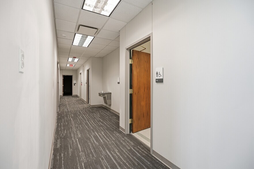 More Photos Of 213 Front St, McHenry Office For Lease