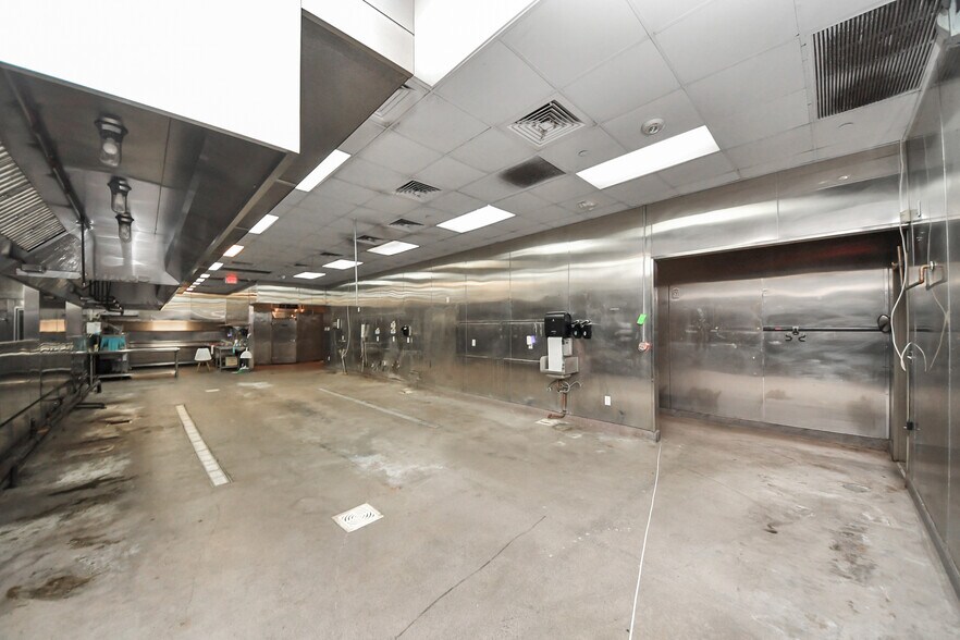 More Photos Of 7801 Westheimer Rd, Houston Restaurant For Lease
