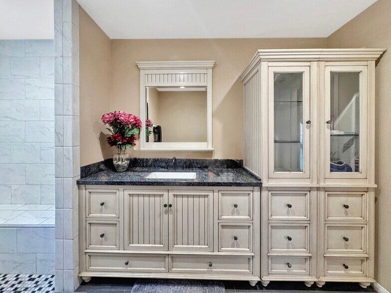 More Photos Of 7736 Sugar Dr, Huntington Beach Apartments For Sale