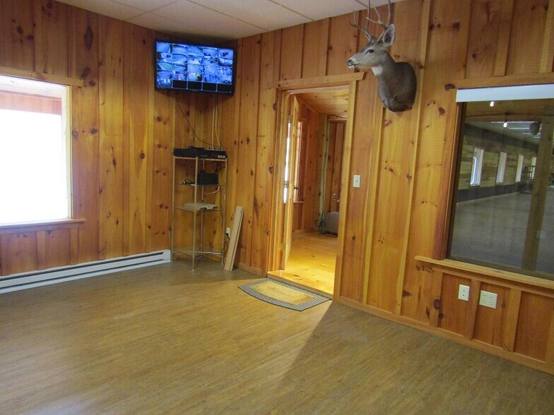 More Photos Of 56 N Bullock Rd, Mansfield Storefront Retail Office For Sale