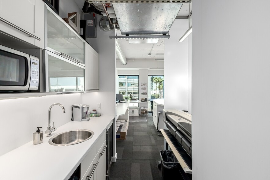 More Photos Of 3033 N Central Ave, Phoenix Loft Creative Space For Sale