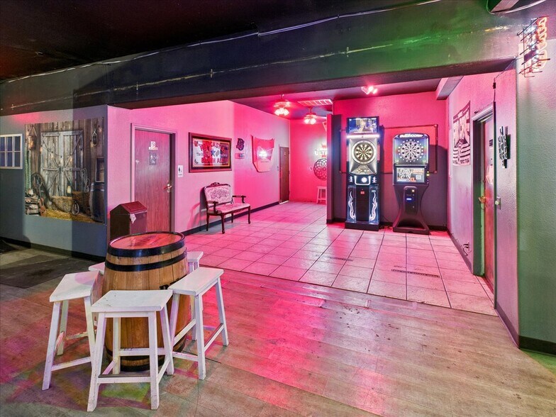 More Photos Of 1700 S Pahrump Valley Blvd, Pahrump Storefront For Sale