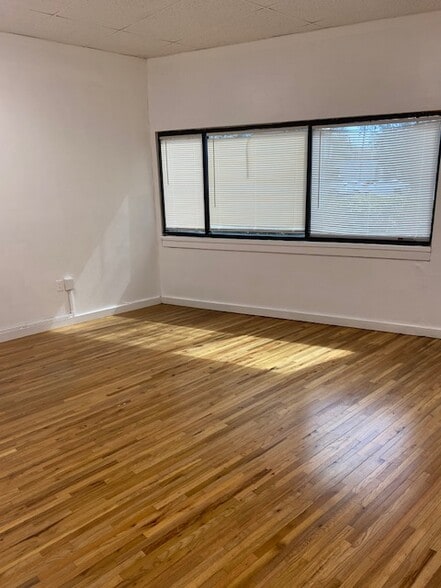 More Photos Of 7457 Aloma Ave, Winter Park Office For Lease