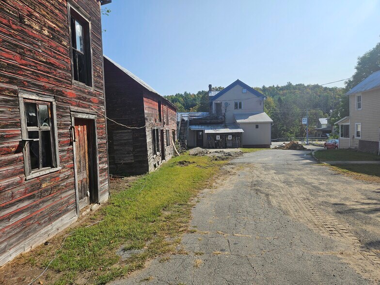 More Photos Of 8 Harrisburg Rd, Stony Creek Apartments For Sale