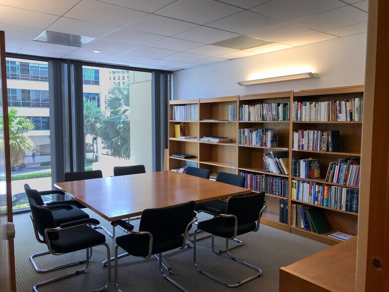 More Photos Of 2100 Ponce De Leon Blvd, Coral Gables Office For Lease