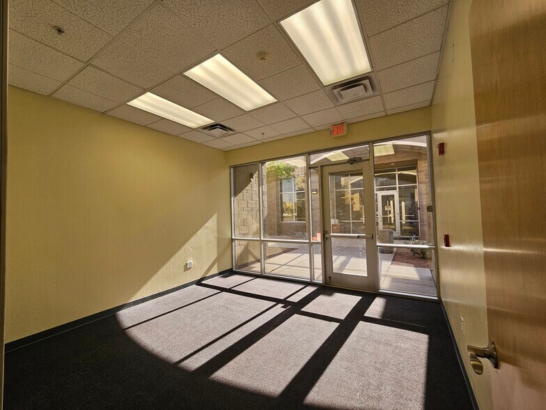 More Photos Of 8765 W Kelton Ln, Peoria Medical For Lease