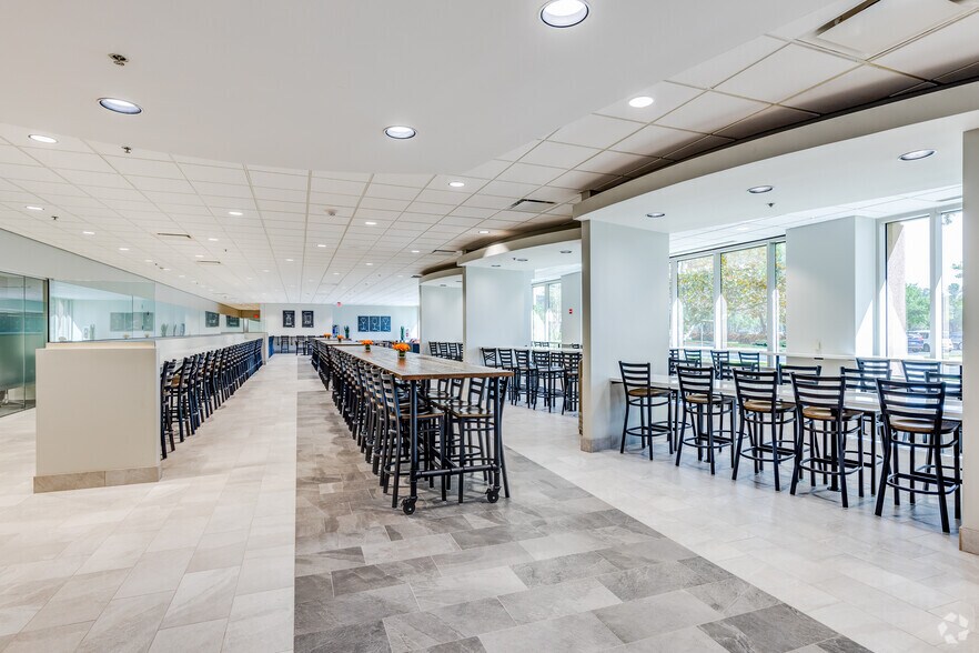 More Photos Of 2300 Discovery Dr, Orlando Office For Lease