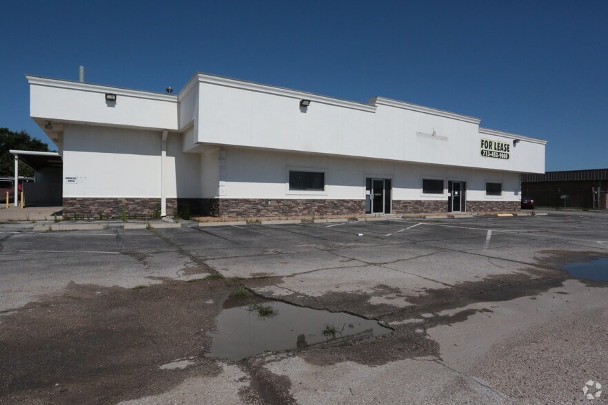 More Photos Of 1818 Federal Rd, Houston Warehouse For Lease