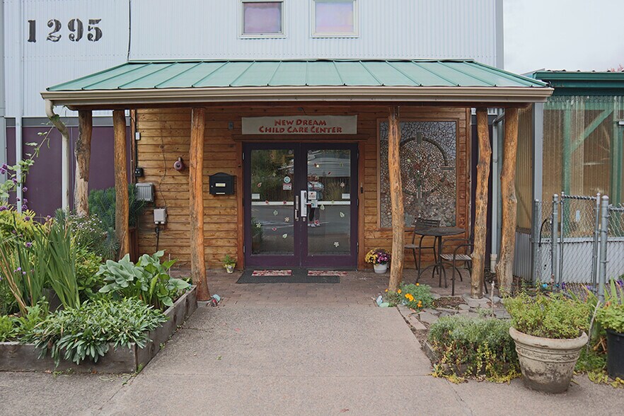 More Photos Of 1244 W 17th Ave, Eugene Daycare Center For Sale