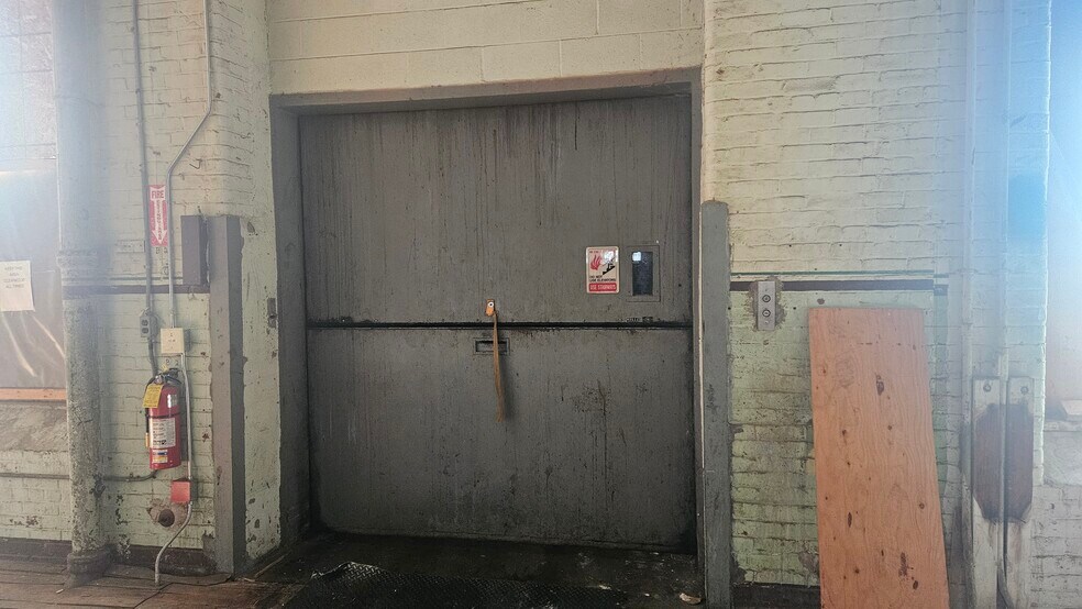 More Photos Of 159 Singleton St, Woonsocket Manufacturing For Lease