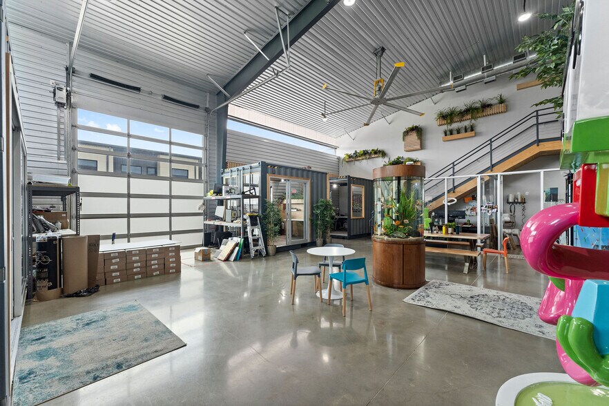 More Photos Of 1330 Rayford Park Rd, Spring Loft Creative Space For Lease