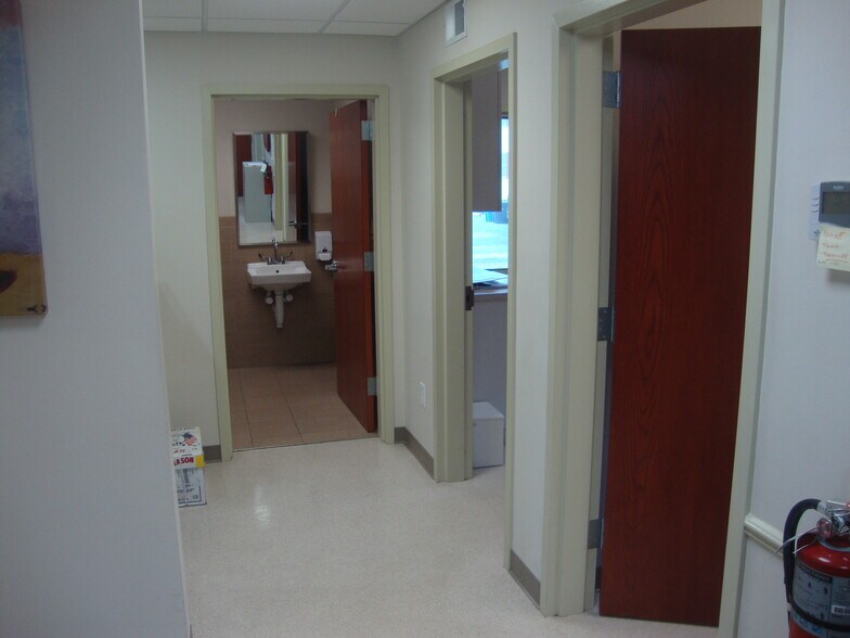 More Photos Of 167 Main St, Metuchen Medical For Lease