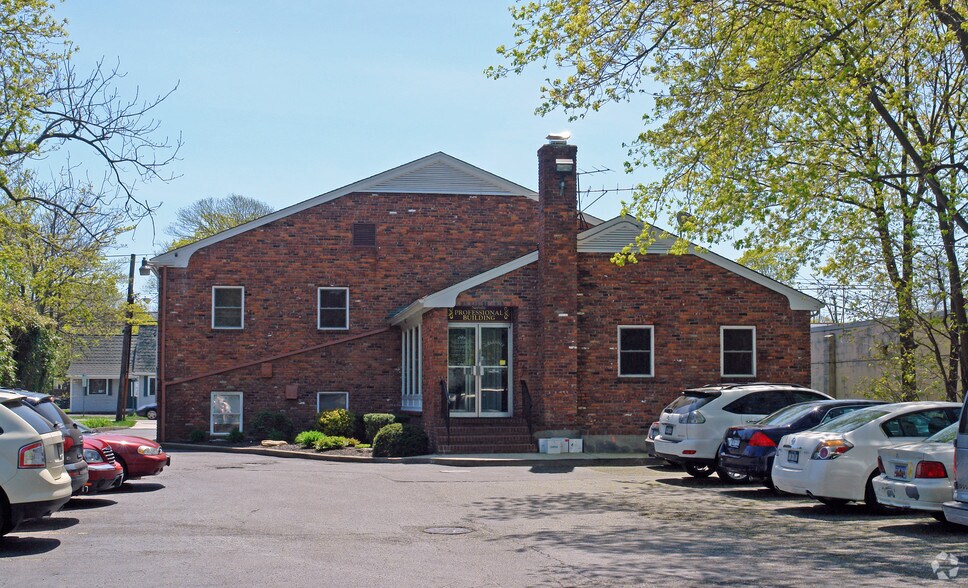 More Photos Of 285 W Main St, Sayville Office For Lease