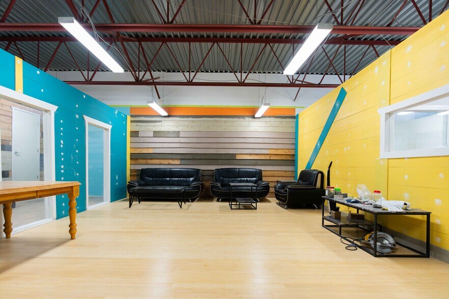 More Photos Of 13308 76th Ave, Surrey Warehouse For Sale