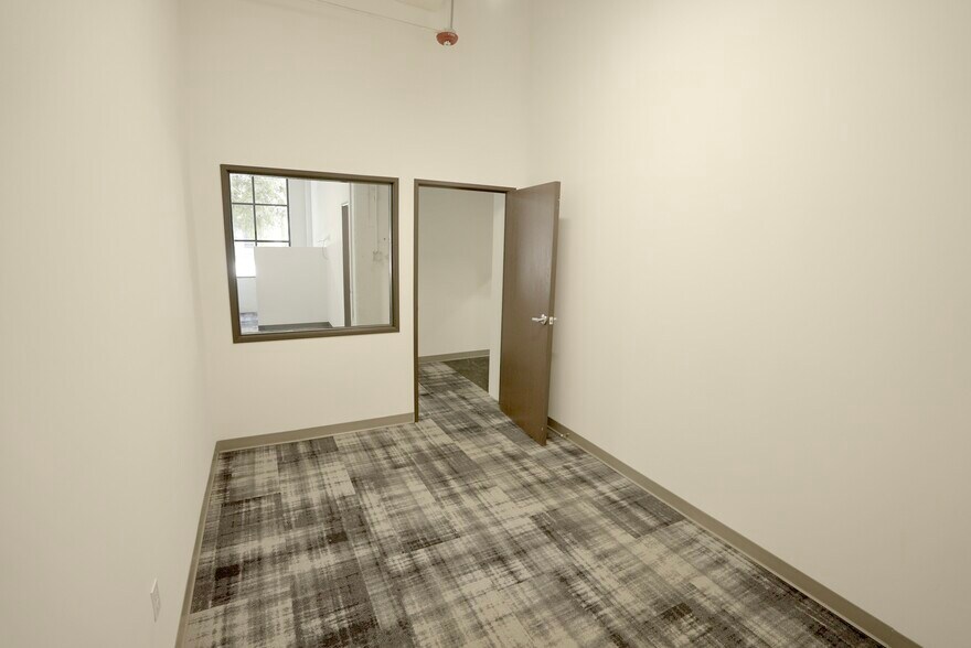 More Photos Of 1355 Palmetto St, Los Angeles Loft Creative Space For Lease