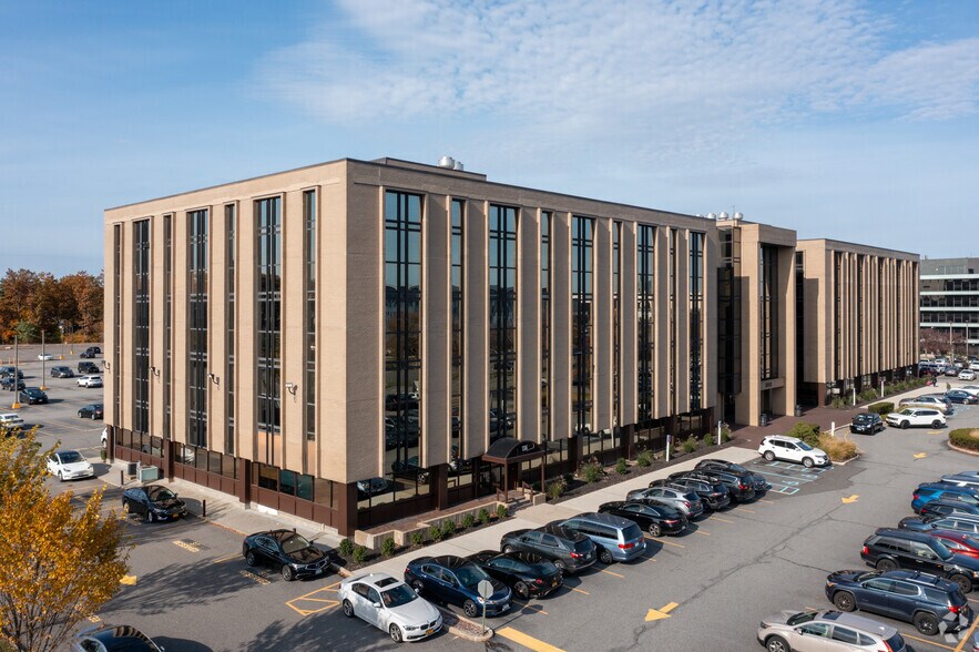More Photos Of 300 Garden City Plz, Garden City Office For Lease
