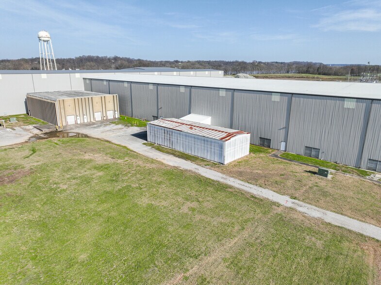 More Photos Of 2870 River Rd, Hawesville Warehouse For Lease