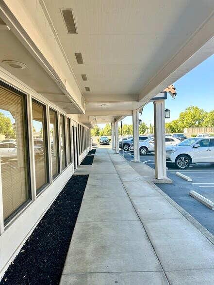 More Photos Of 2125 Wylie Dr, Modesto Office For Sale