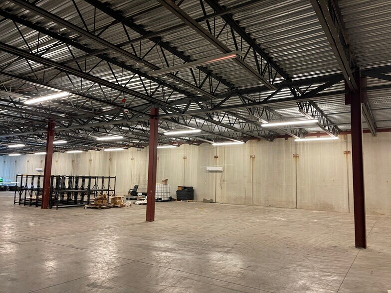 More Photos Of 6352 Airway Dr, Indianapolis Manufacturing For Sale