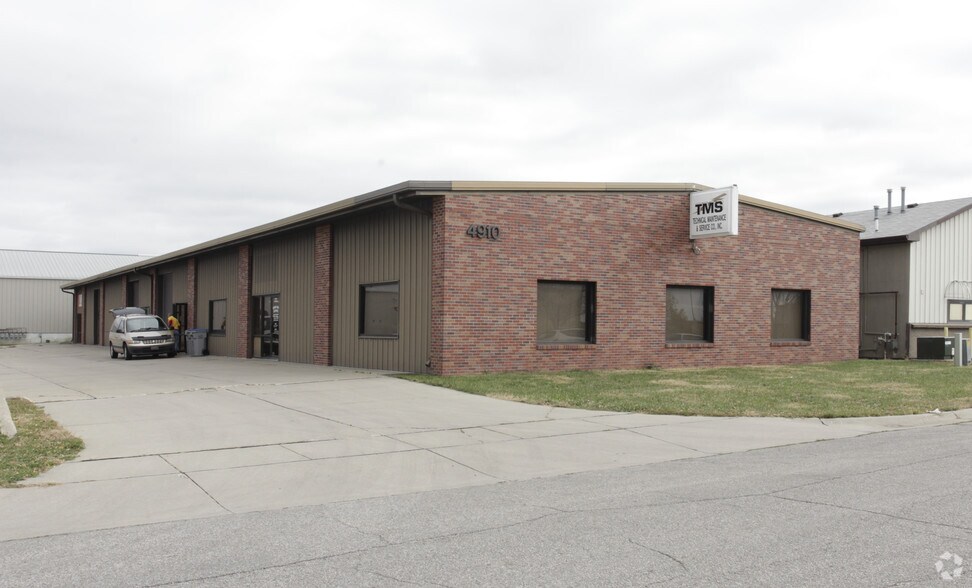 More Photos Of 4910 N 57th St, Lincoln Warehouse For Sale