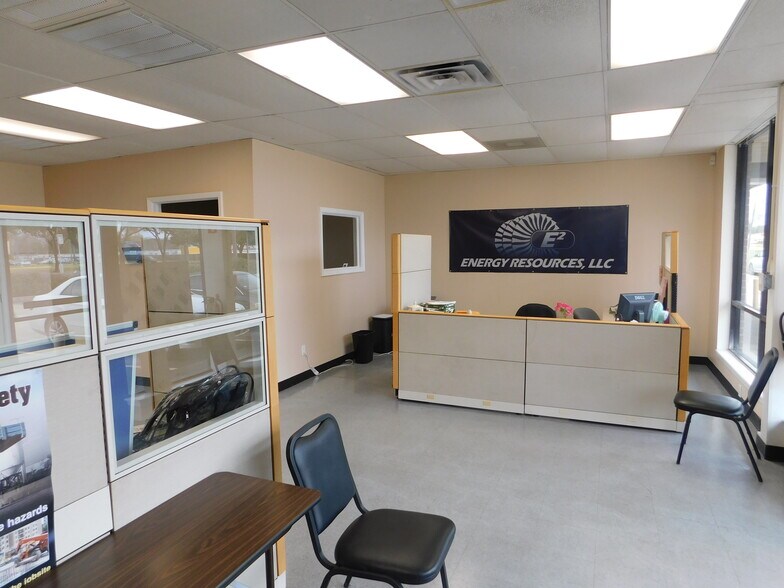 More Photos Of 9700 Almeda Genoa Rd, Houston Flex For Lease