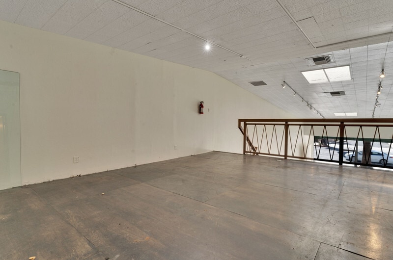 More Photos Of 462 S Palm Canyon Dr, Palm Springs Storefront Retail Office For Lease