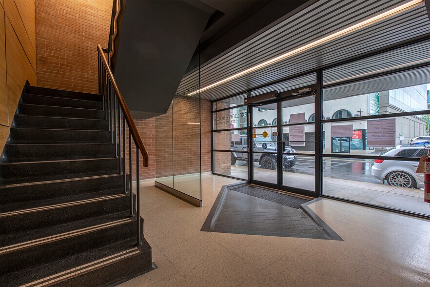 More Photos Of 275 Ontario St, Kingston Office For Lease