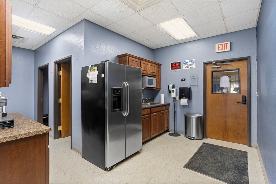 More Photos Of 189 Bear Cat Rd, Aledo Manufacturing For Lease