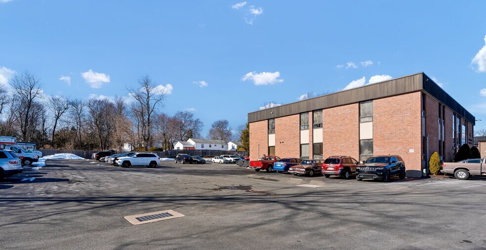 More Photos Of 465 Silas Deane Hwy, Wethersfield Medical For Lease