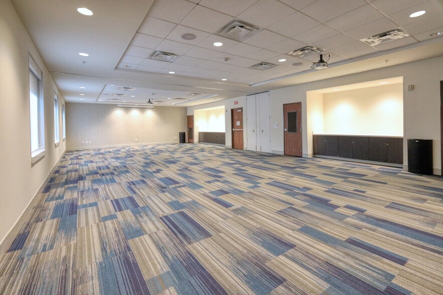 More Photos Of 10520 Huffmeister Rd, Houston Hotel For Sale