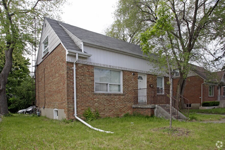 Primary Photo Of 135 Sheppard Ave E, Toronto Office For Lease