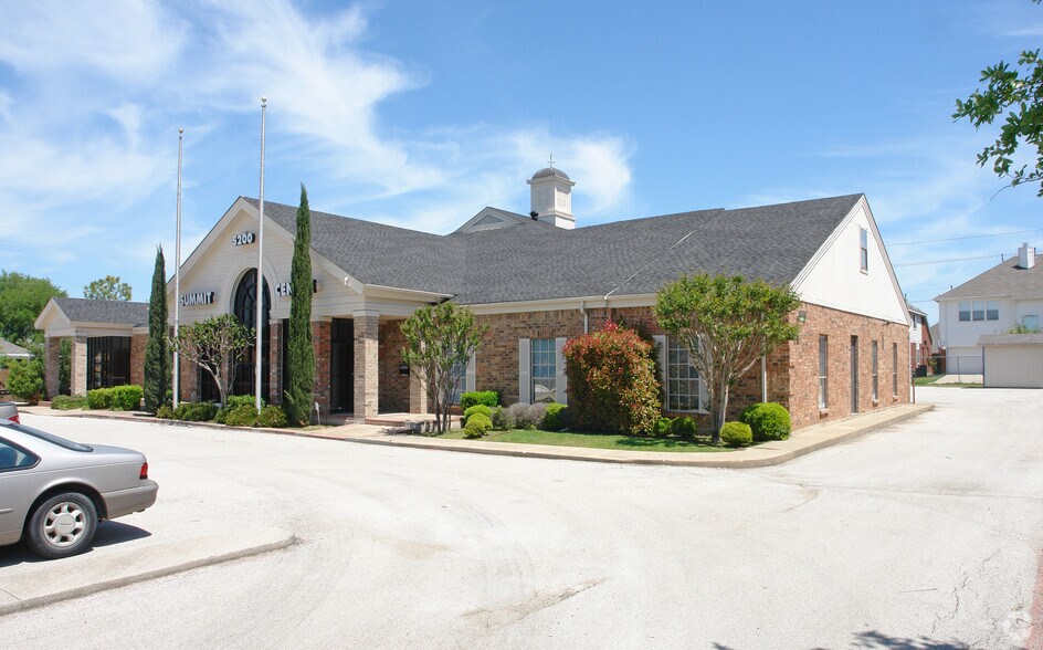 More Photos Of 5200 Paige Rd, The Colony Medical For Sale