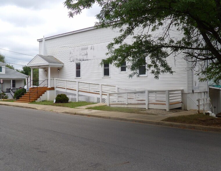 More Photos Of 4205 37th St, Brentwood Religious Facility For Sale