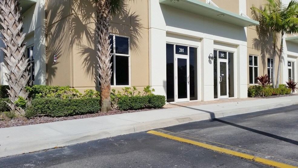 More Photos Of 990 Stinson, West Palm Beach Warehouse For Sale