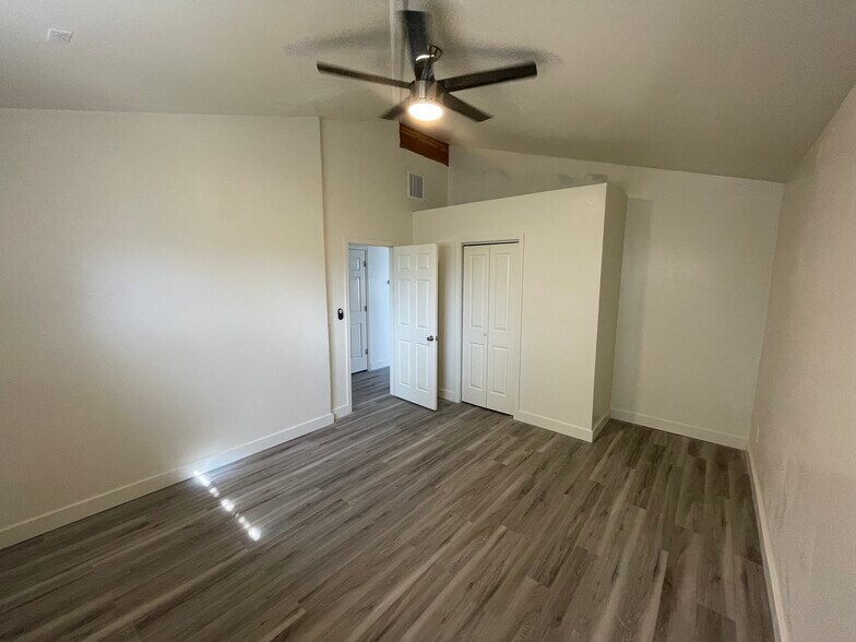 More Photos Of 7162 N 57th Ave, Glendale Apartments For Sale