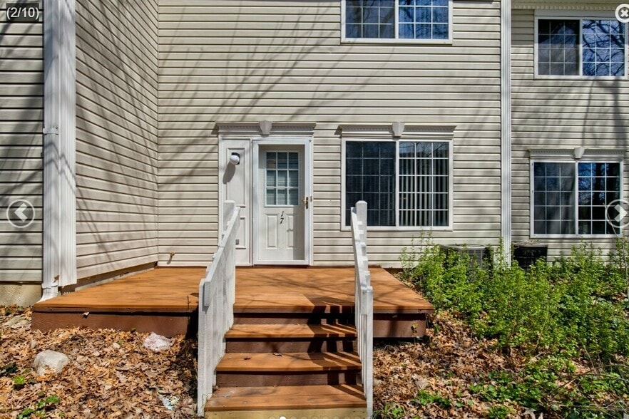 More Photos Of 1-100 N Macgillis Dr, Round Lake Apartments For Sale