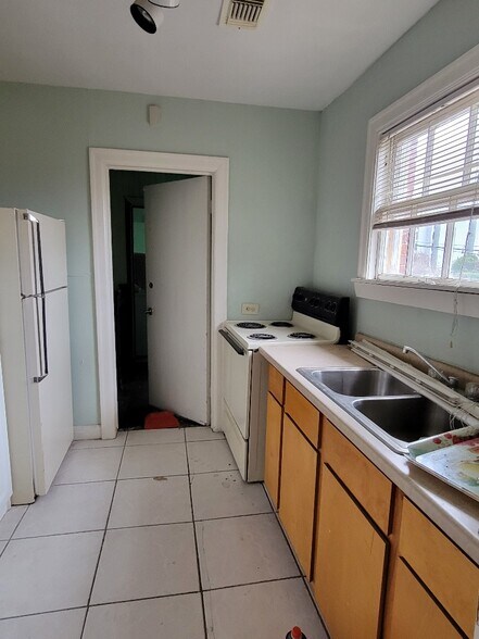 More Photos Of 2011 Binz St, Houston Apartments For Sale