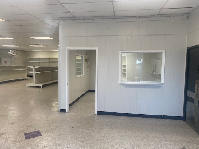 More Photos Of 489 Southgate Rd, Dothan Warehouse For Lease