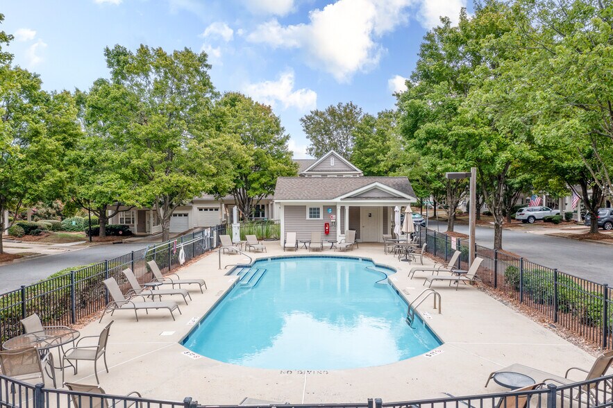 More Photos Of 8210 Village Harbor Dr, Cornelius Loft Creative Space For Sale