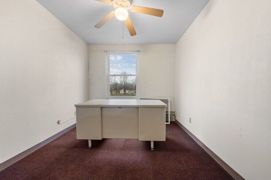 More Photos Of 8861 Botanical Ave, Caseyville Specialty For Sale