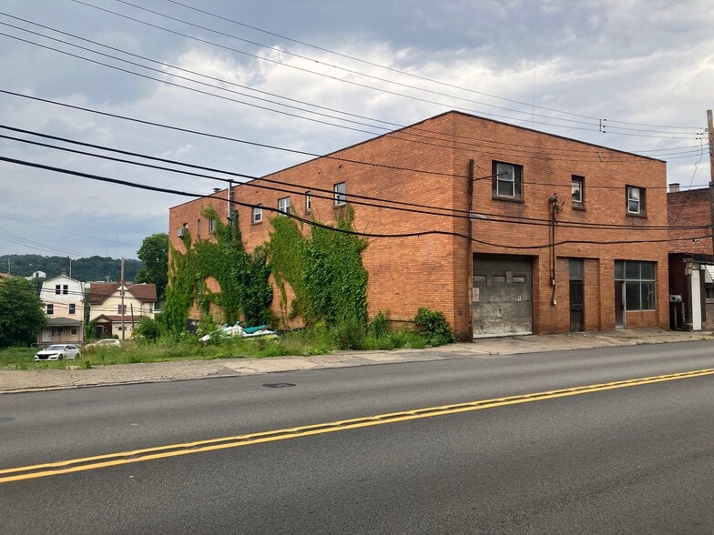 More Photos Of 842-844 Island Ave, McKees Rocks Warehouse For Sale