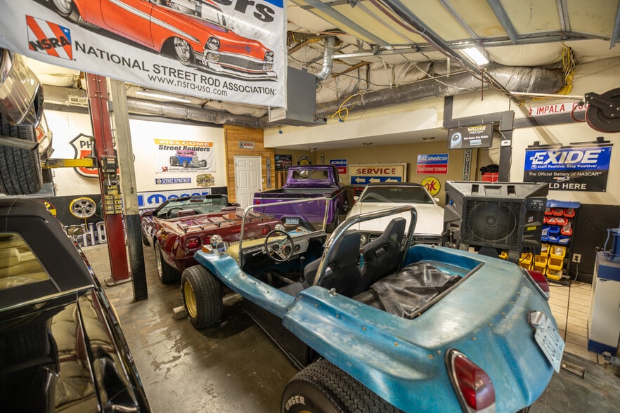 More Photos Of 23621 S State Route 291, Harrisonville Industrial For Sale