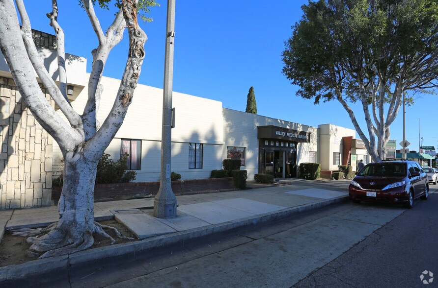More Photos Of 701 W Valley Blvd, Alhambra Medical For Lease