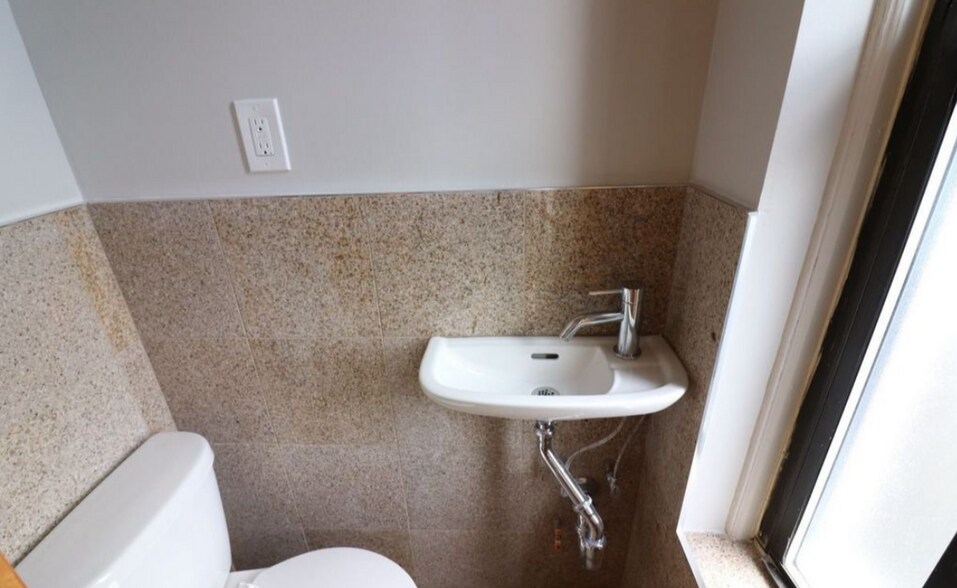 More Photos Of 300 N 8th St, Brooklyn Apartments For Sale