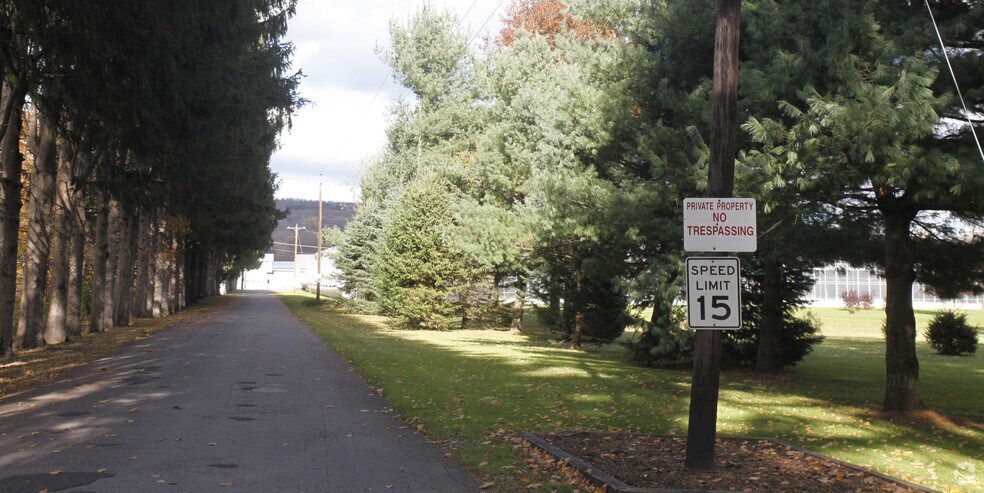 More Photos Of 1113 Herkimer Rd, Utica Distribution For Lease