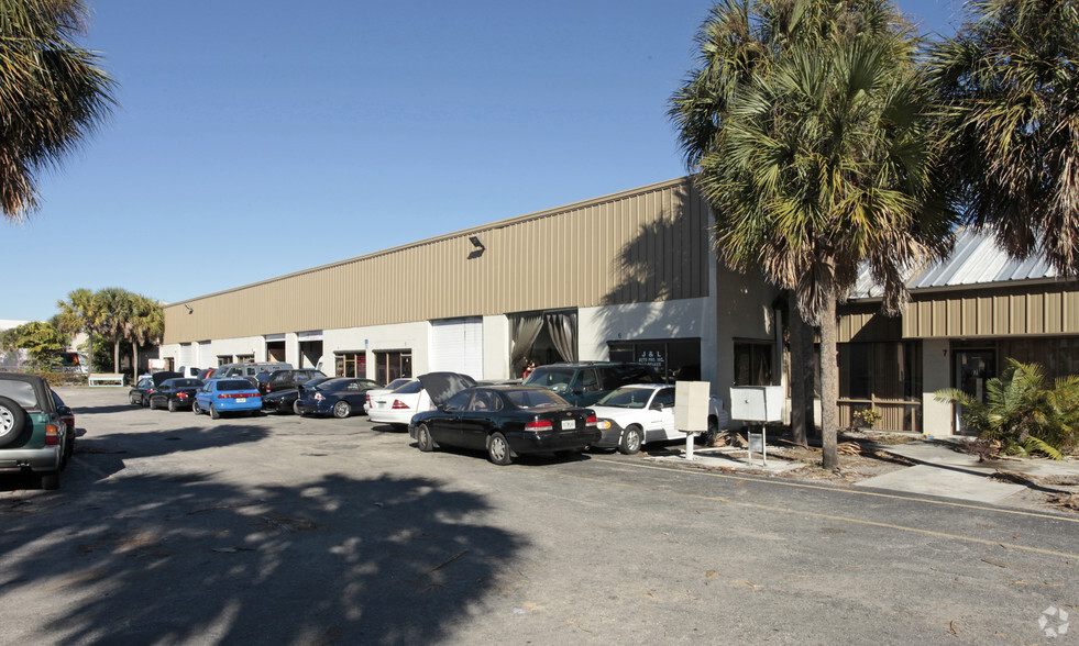 Primary Photo Of 7150 Devons Rd, Riviera Beach Warehouse For Lease