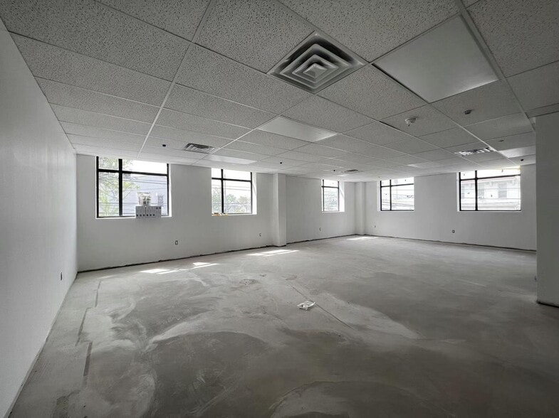 More Photos Of 60-11 60th St, Flushing Specialty For Lease