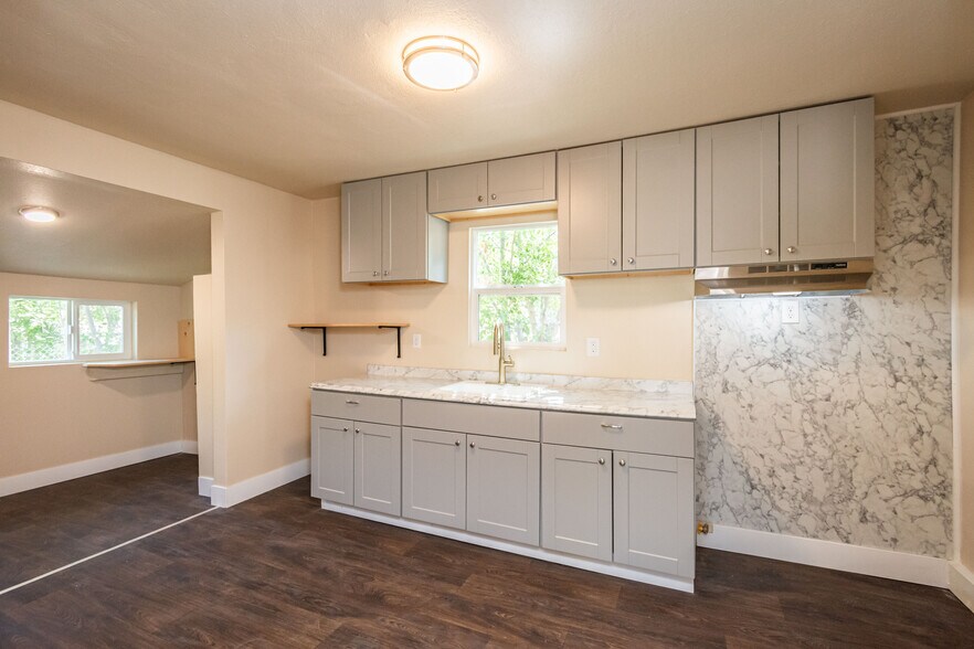More Photos Of 5543-5553 Feather River Blvd, Olivehurst Apartments For Sale