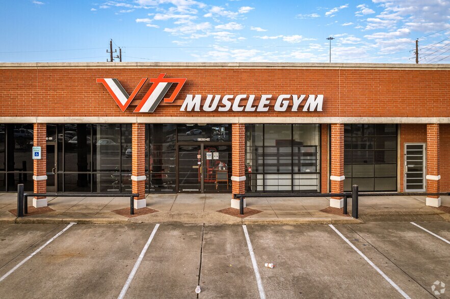 More Photos Of 11925 Southwest Fwy, Stafford Unknown For Lease