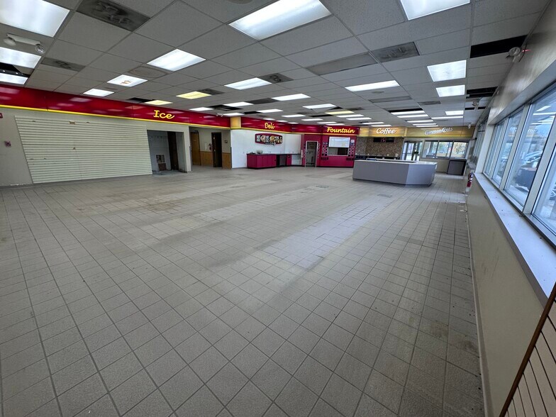 More Photos Of 2617 N Main St, Sheridan Freestanding For Sale